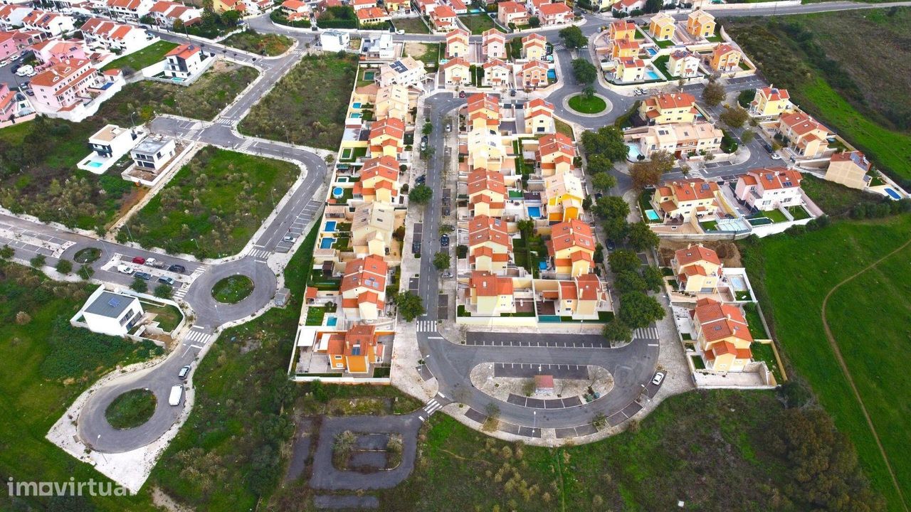 Casa de 4 dormitorios en Rio de Mouro, Portugal No. 48292