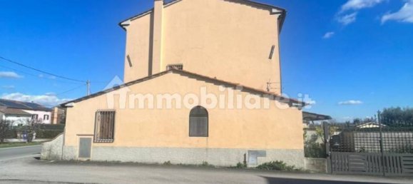 2 bedrooms House in Capannori, Italy No. 183276 2