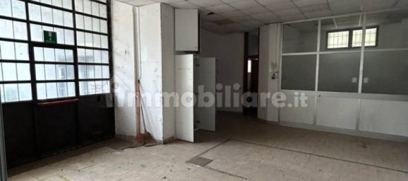 5 rooms Warehouse in Varese, Italy No. 208544 12