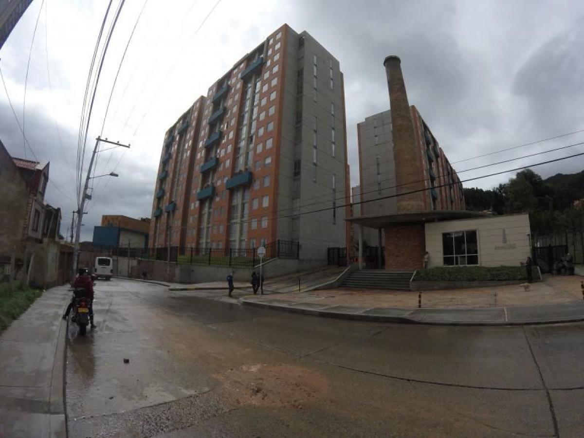 3 bedrooms House in Bogota, Colombia No. 10523