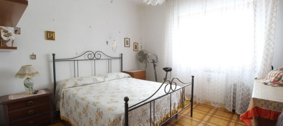 Apartamento de 4 habitaciónes en Monsummano Terme, Italy No. 274860 2