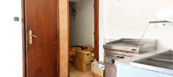 38m² Commercial property in Almada, Portugal No. 146777 4