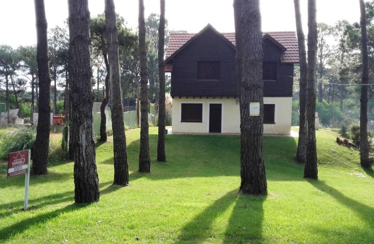 2 bedrooms House in Mar del Plata, Argentina No. 67605