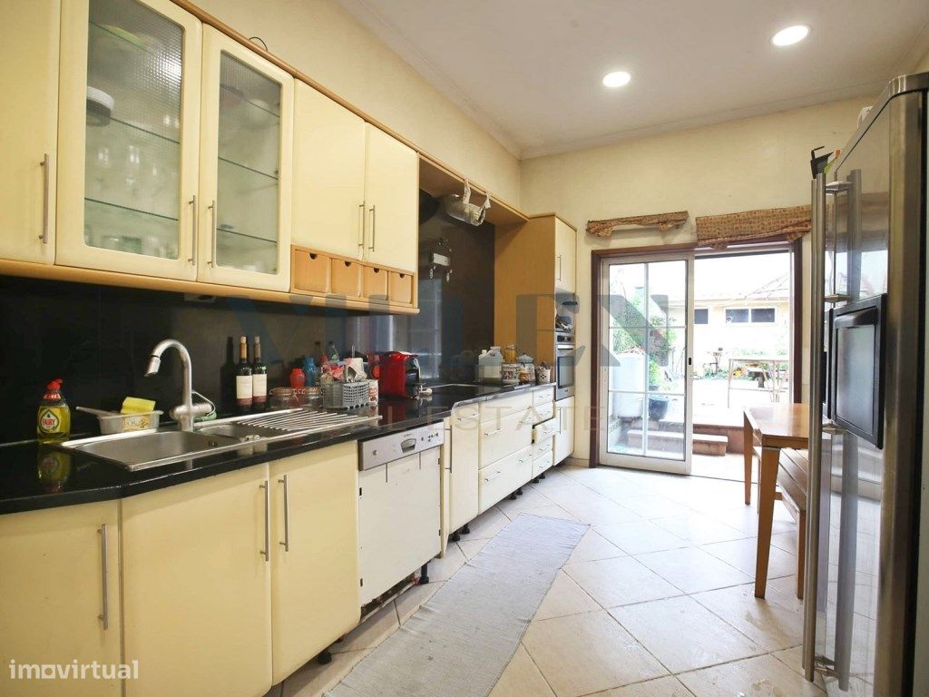 7 bedrooms House in Porto, Portugal No. 250044