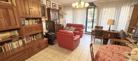 3 rooms Apartment in Bergamo, Italy No. 258844 2