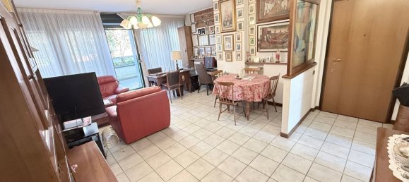 3 rooms Apartment in Bergamo, Italy No. 258844 3