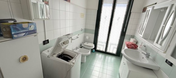 3 rooms Apartment in Bergamo, Italy No. 258844 28