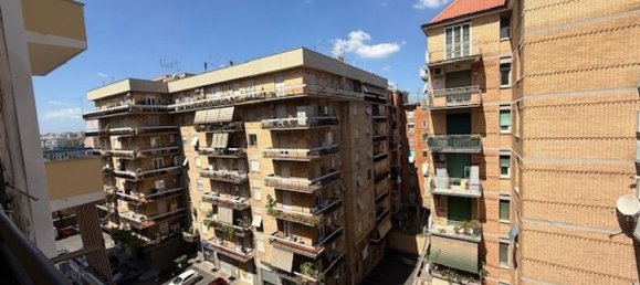 3 rooms Apartment in Rome, Italy No. 273770 16