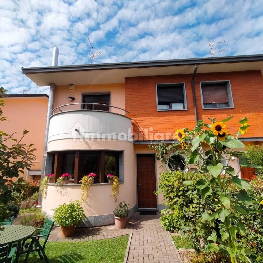 3 chambres Maison à Castronno, Italy No. 264212