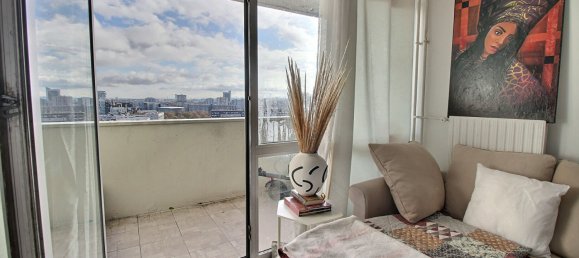 Apartamento de 3 dormitorios en Colombes, France No. 167875 5