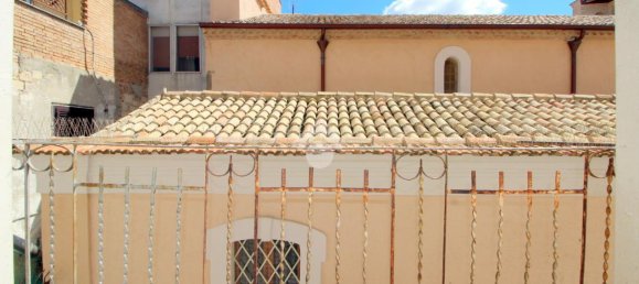 Квартира с 2 комнатами в Лучера, Италия № 109667 14