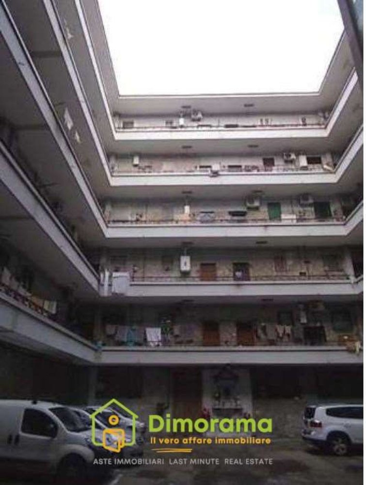 Apartamento de 4 habitaciónes en Afragola, Italy No. 303812