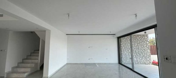 4 bedrooms Commercial property in Geroskípou, Cyprus No. 20712 6