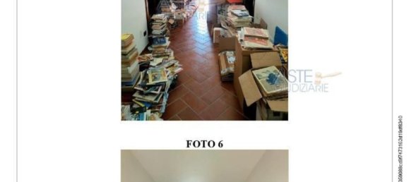 7-salle Appartement à Pescia, Italy No. 40767 5