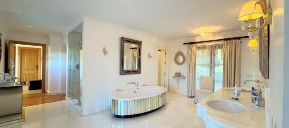 6 bedrooms Villa in Cadiz, Spain No. 148078 4