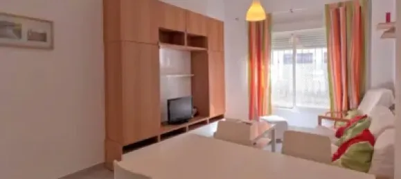 Apartamento de 2 dormitorios en Fuengirola, Spain No. 141022 2