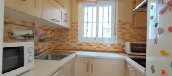 Apartamento de 2 dormitorios en Fuengirola, Spain No. 141022 3