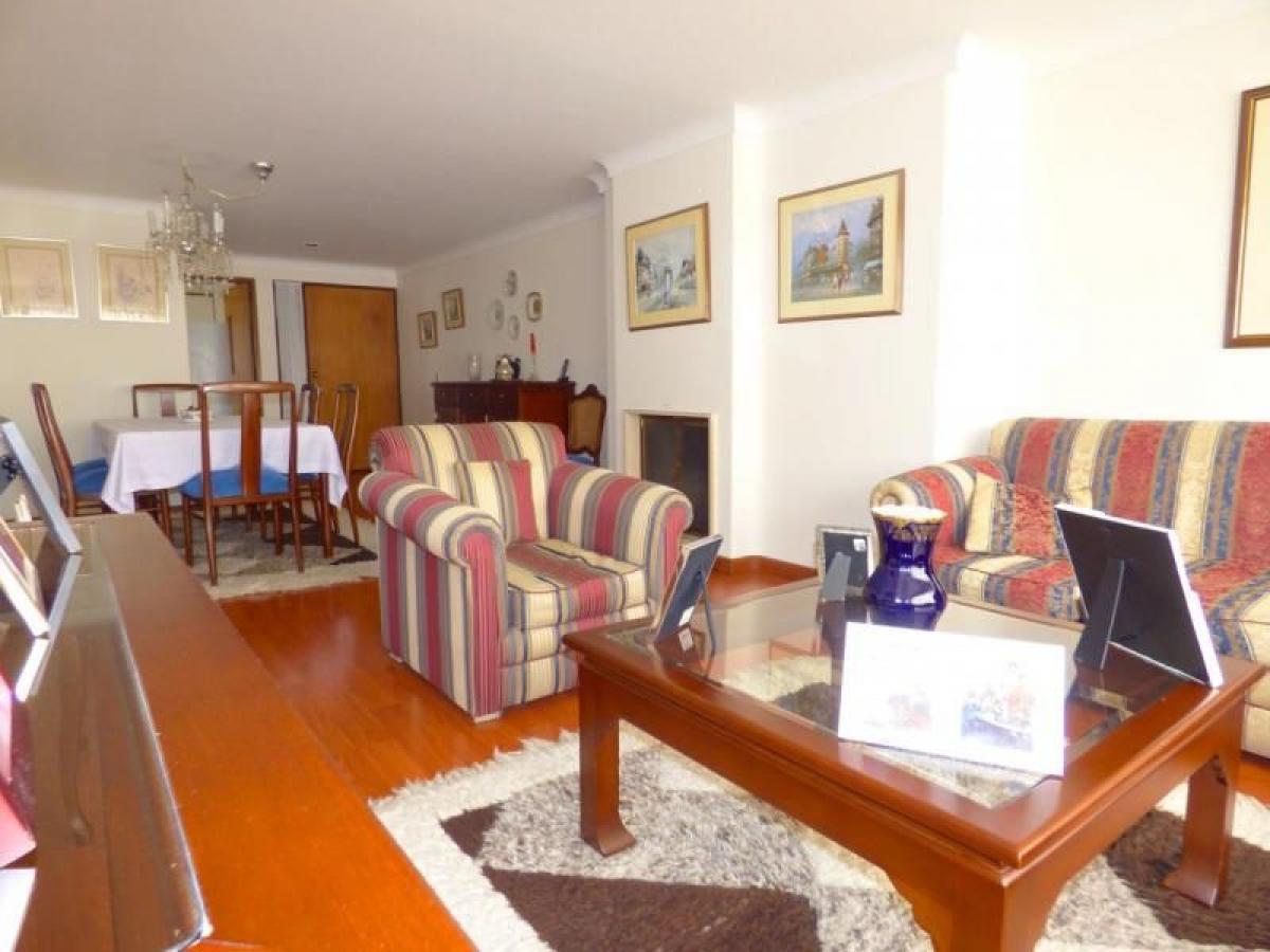 Casa de 3 dormitorios en Bogotá, Colombia No. 11917