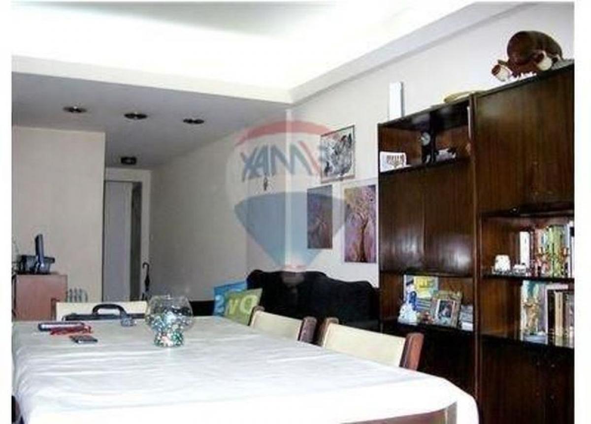 Apartamento de 2 dormitorios en Buenos Aires, Argentina No. 72999