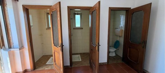 6 غرف نوم فيلا في Roverchiara, Italy رقم 370000 34