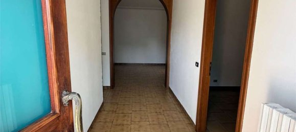 6 غرف نوم فيلا في Roverchiara, Italy رقم 370000 13