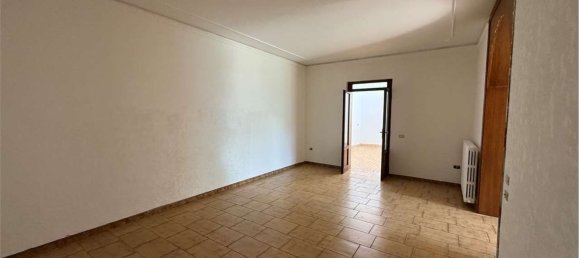 6 غرف نوم فيلا في Roverchiara, Italy رقم 370000 18