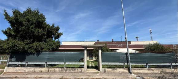 6 غرف نوم فيلا في Roverchiara, Italy رقم 370000 6