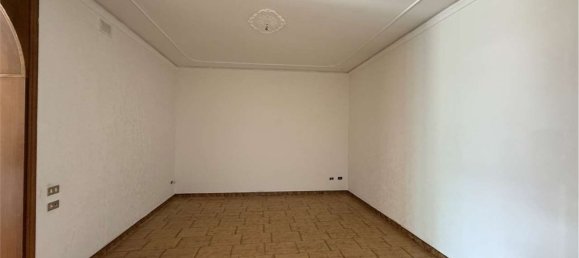 6 غرف نوم فيلا في Roverchiara, Italy رقم 370000 16