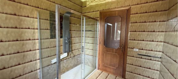 6 غرف نوم فيلا في Roverchiara, Italy رقم 370000 31