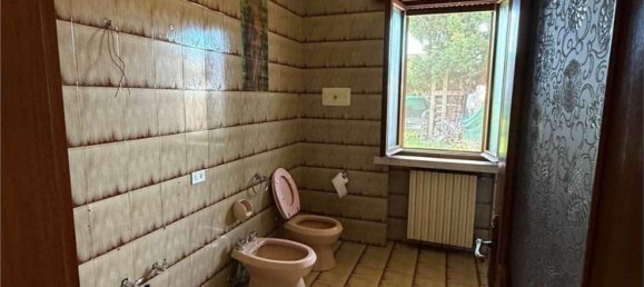 6 غرف نوم فيلا في Roverchiara, Italy رقم 370000 29