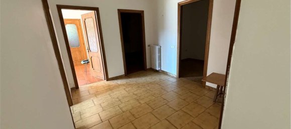 6 غرف نوم فيلا في Roverchiara, Italy رقم 370000 32