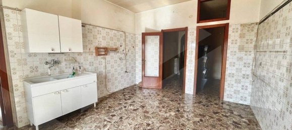 Apartamento de 4 divisões em Bitritto, Italy N.º 29067 79