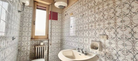 Apartamento de 4 divisões em Bitritto, Italy N.º 29067 6