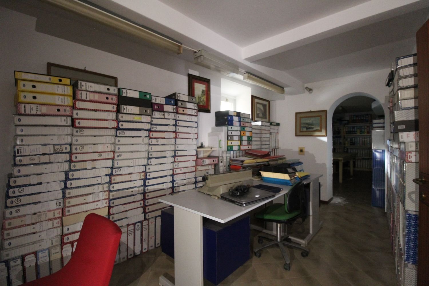 75m² Office in Vinci, Italy No. 266538