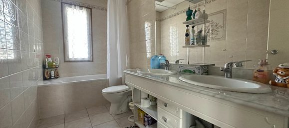 4 Schlafzimmer Haus in Orleans, France, Nr. 219640 10