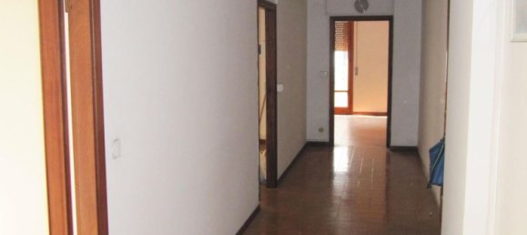 6غرفة شقة في Montevarchi, Italy رقم 126499 2