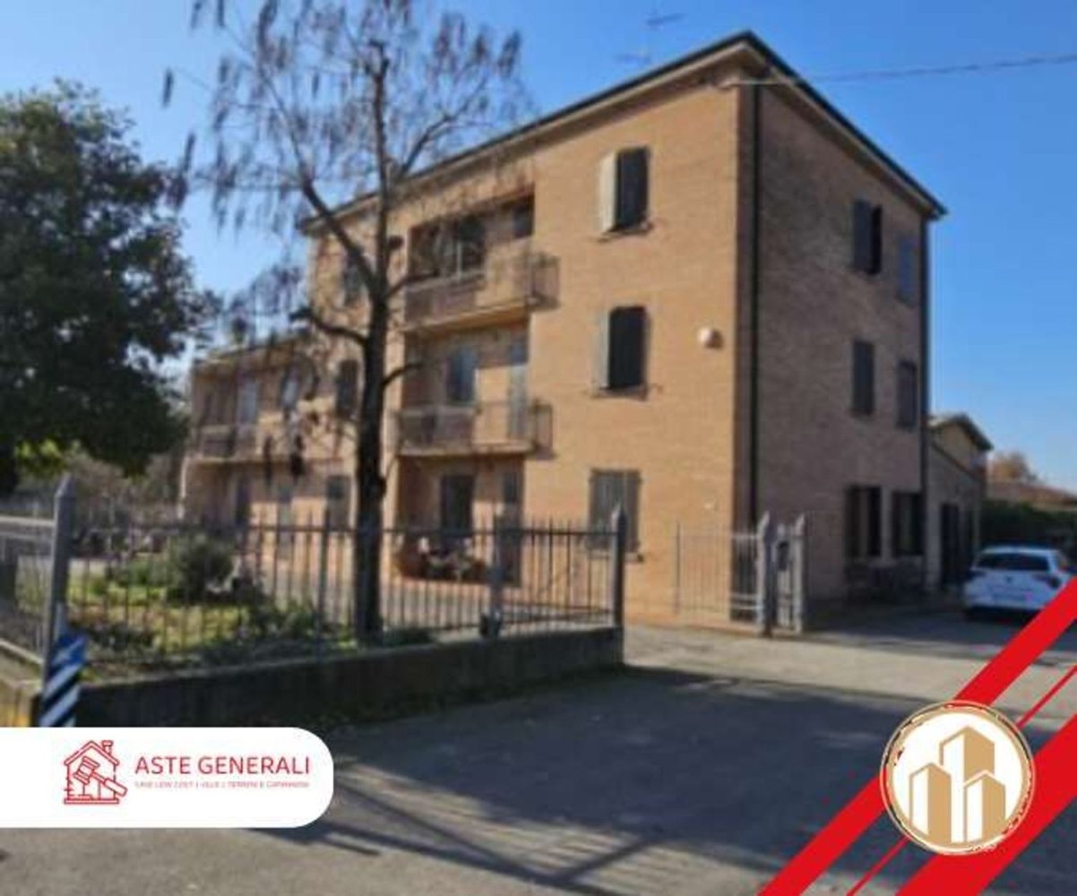 22-salle Maison à Cavezzo, Italy No. 98132