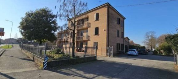 22-salle Maison à Cavezzo, Italy No. 98132 49