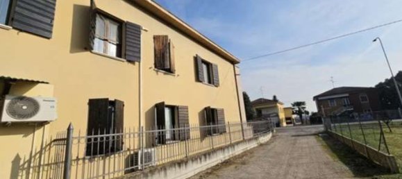 22-salle Maison à Cavezzo, Italy No. 98132 46