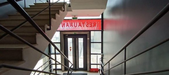 384m² Commercial property in Oeiras, Portugal No. 112514 3