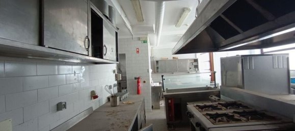 384m² Commercial property in Oeiras, Portugal No. 112514 28