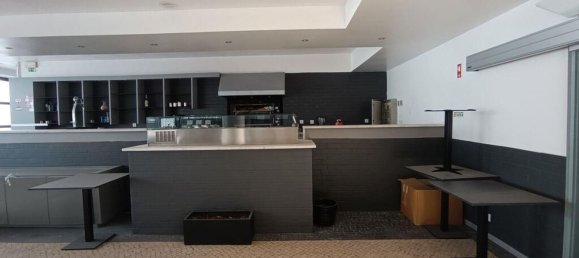 384m² Commercial property in Oeiras, Portugal No. 112514 8