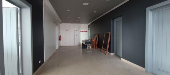 384m² Commercial property in Oeiras, Portugal No. 112514 4