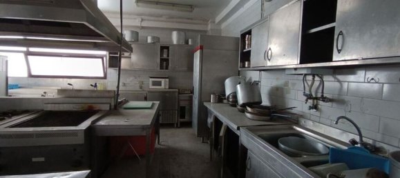 384m² Commercial property in Oeiras, Portugal No. 112514 27