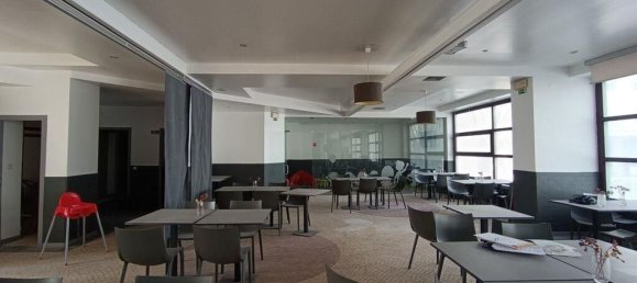 384m² Commercial property in Oeiras, Portugal No. 112514 11