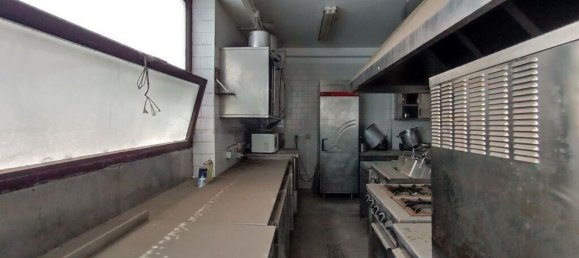 384m² Commercial property in Oeiras, Portugal No. 112514 22