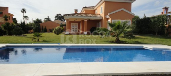 Villa de 4 dormitorios en Estepona, Spain No. 118928 12