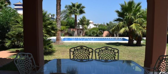 Villa de 4 dormitorios en Estepona, Spain No. 118928 3