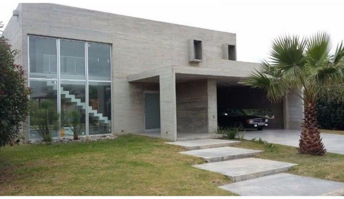 Casa de 6 dormitorios en Santa Fe, Argentina No. 5255