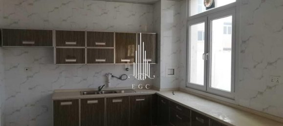 Villa de 8 dormitorios en Mohamed Bin Zayed City, UAE No. 35674 4